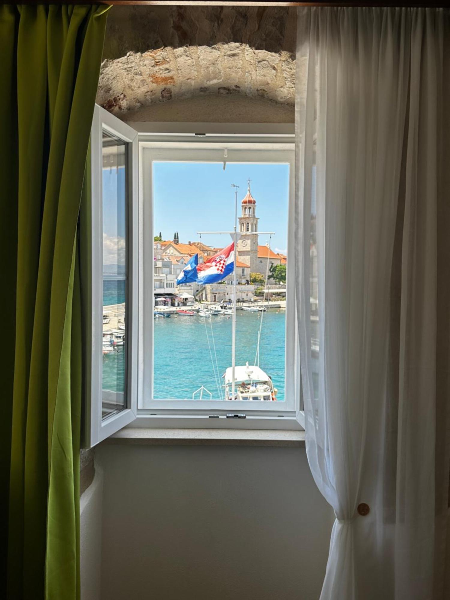 Castel Nonna Franka Apartman Sutivan Kültér fotó