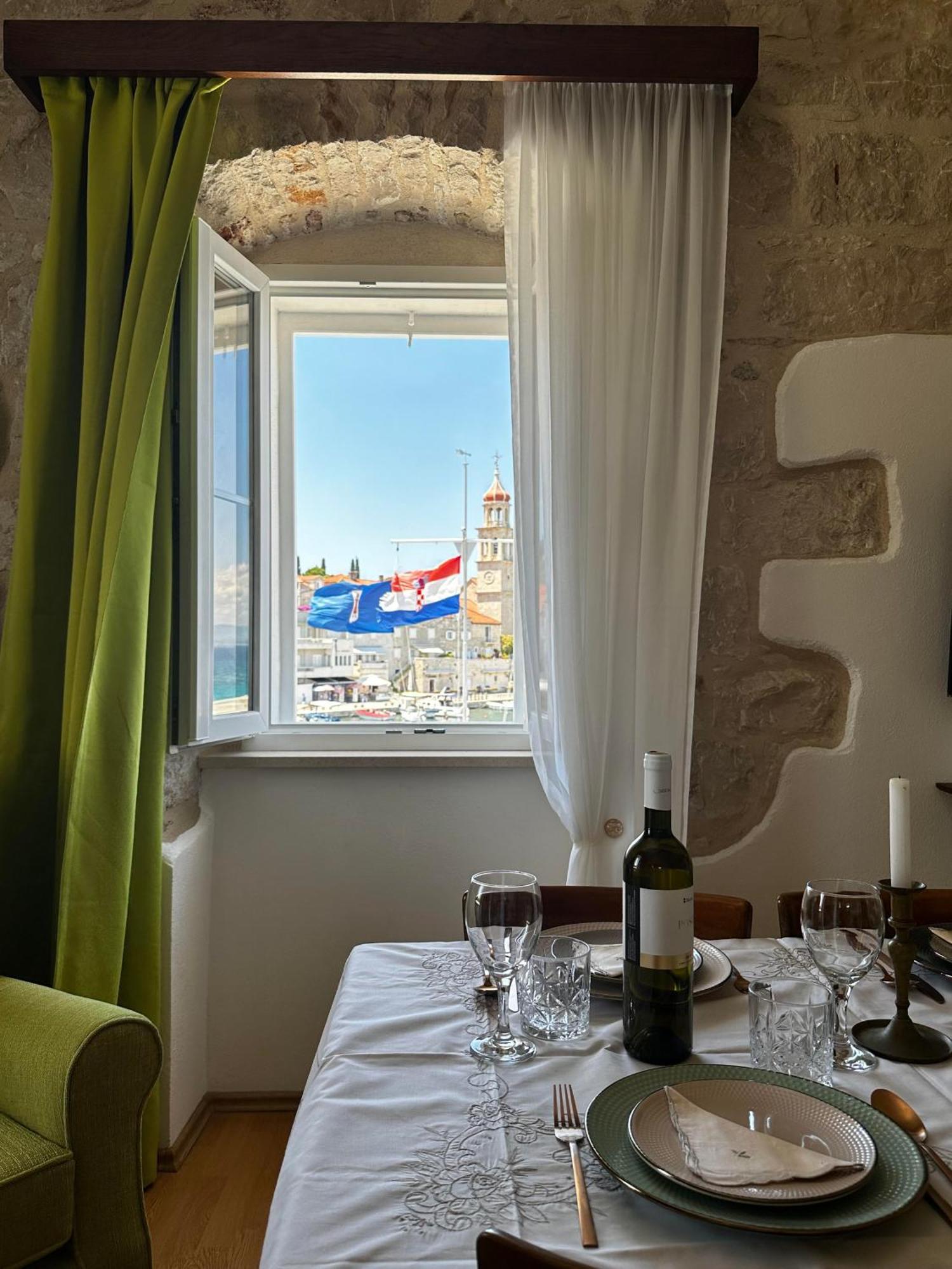 Castel Nonna Franka Apartman Sutivan Kültér fotó