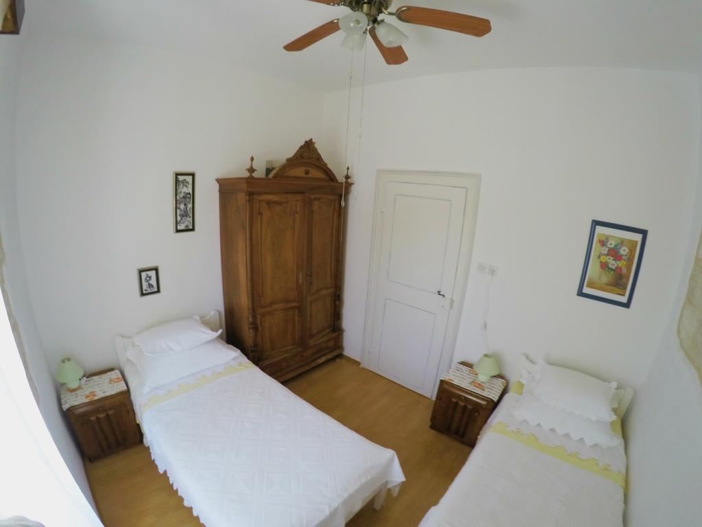 Castel Nonna Franka Apartman Sutivan Kültér fotó